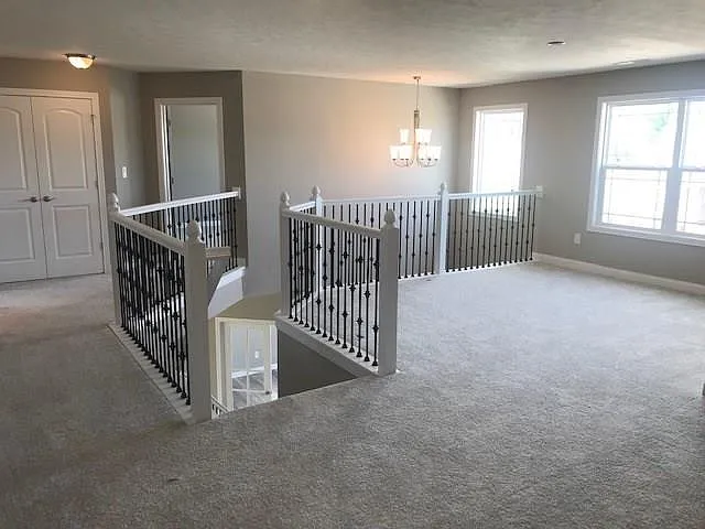 4 bed, 3.5 bath, 3590 sqft, $3,200 — Photo 3