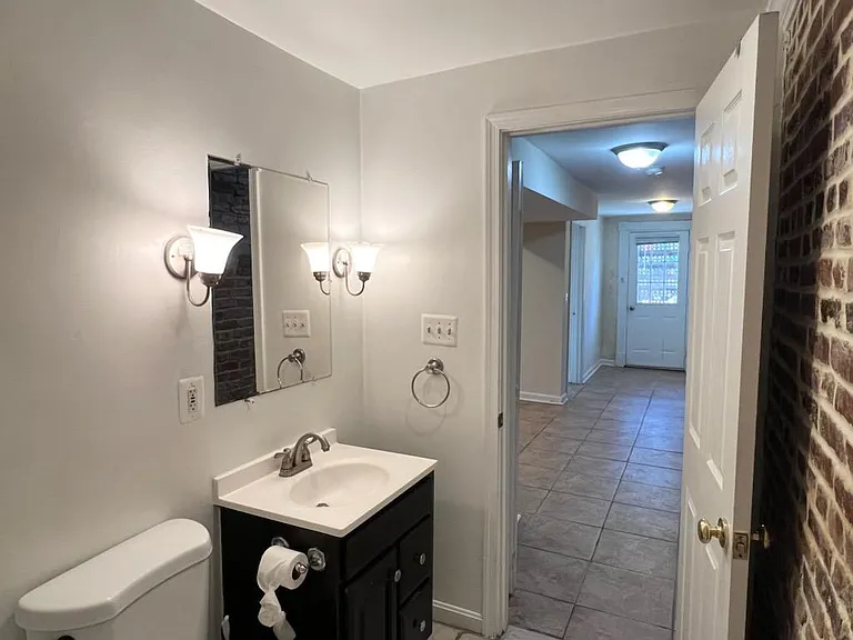 25 R St NW #BASEMENT — Photo 13