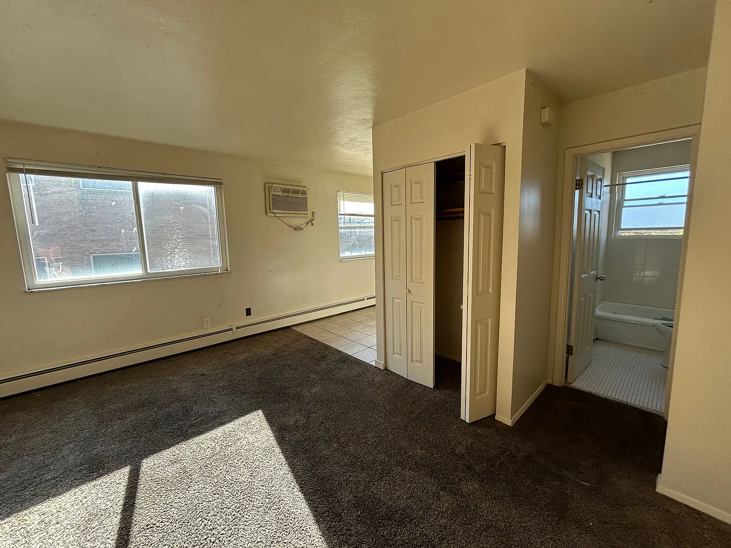 Efficiency Apartments for rent in Western Hills — Photo 4