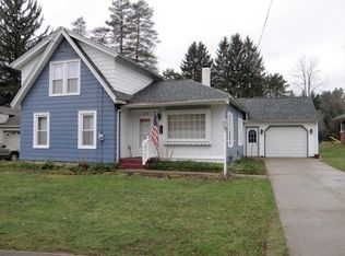 699 Wayne St, Corry, PA 16407