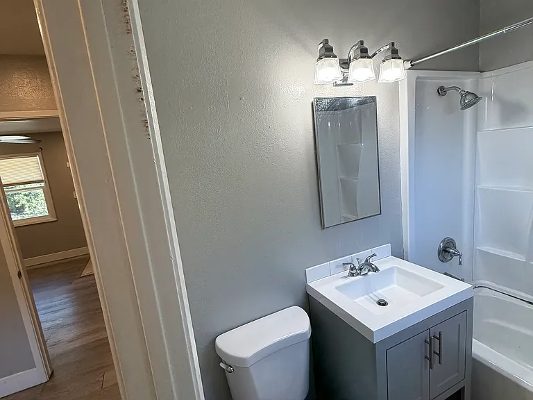 153 4th St #9 — Photo 7