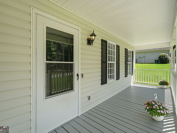 3rd image of 149 Chipper Ln