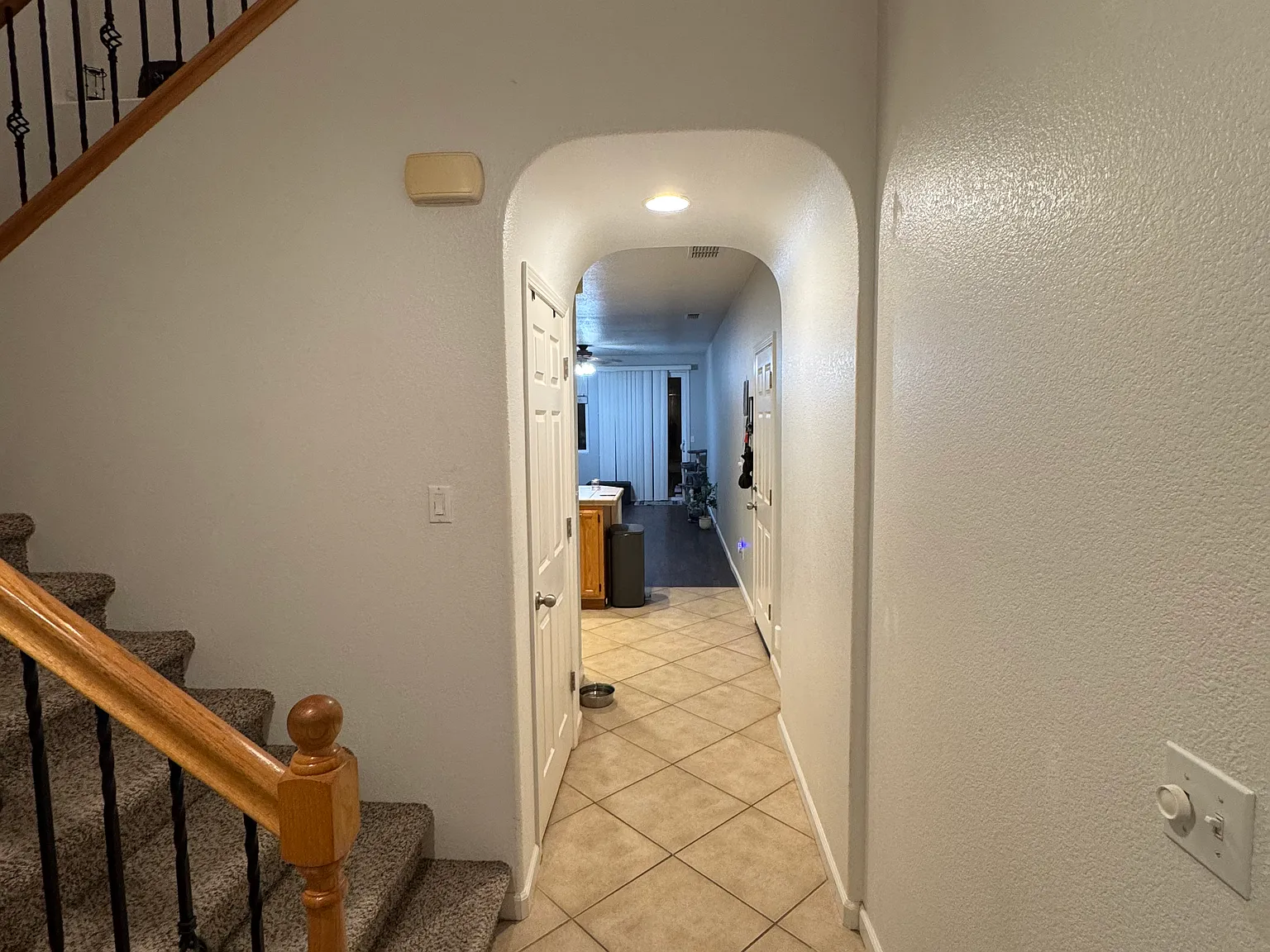 3 bed, 2.5 bath, 1360 sqft, $1,000 — Photo 3