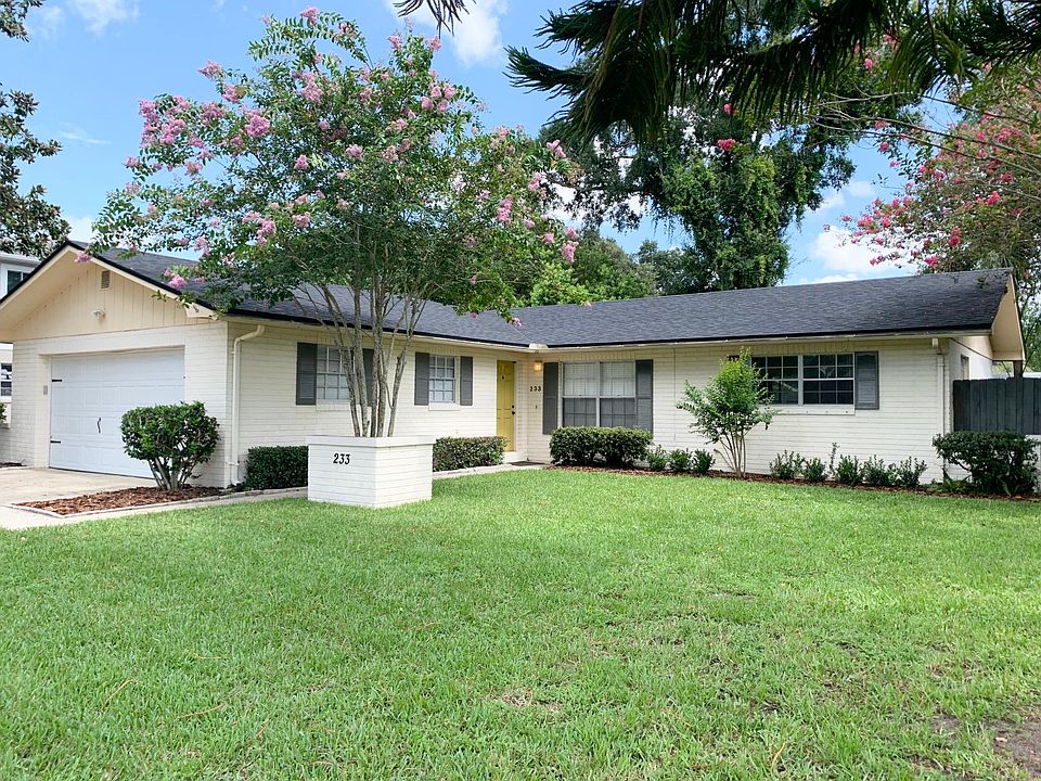 233 24th Court, SW
