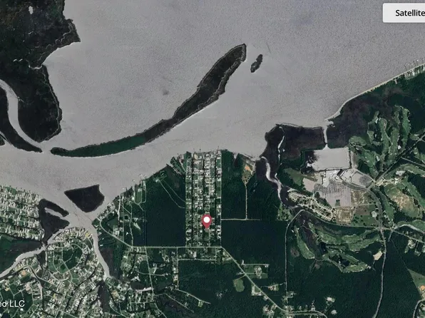 30 Fiber St, Bay Saint Louis, MS 39520