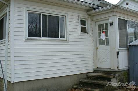 910 Ewing Str 2 010