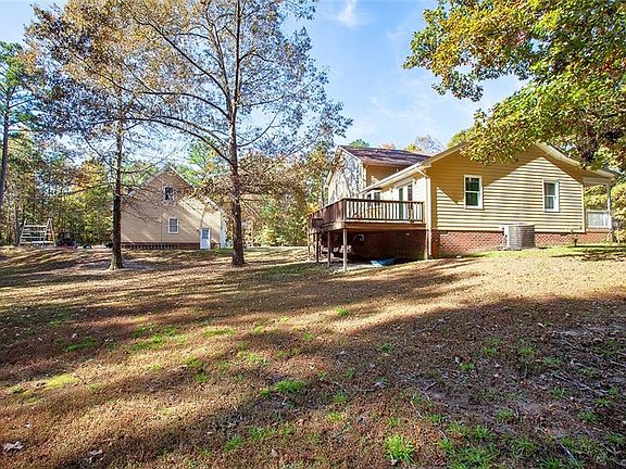 4th image of 6025 Linden Ln