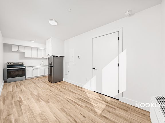 3rd image of 217 W 123rd St #3D