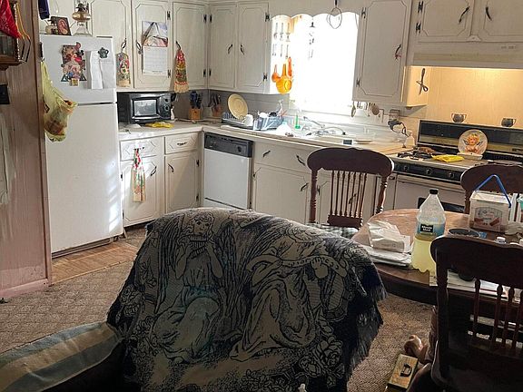 2nd image of 1090 Kordish Ln