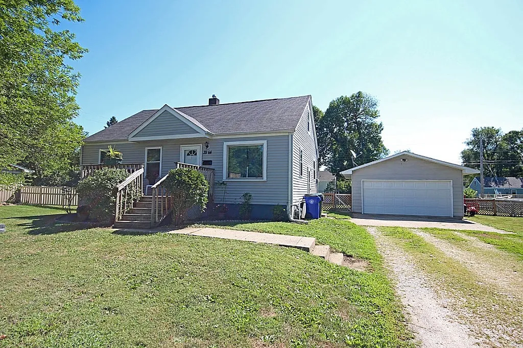 3944 N Warren St photo 1