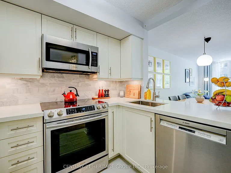 92 King St E #207 — Photo 5