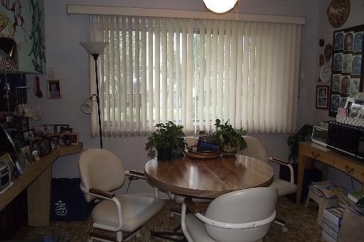 3rd image of 537 Illinois Ave