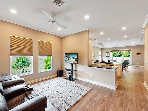 2nd image of 2035 Bridgepointe Cir Unit 122
