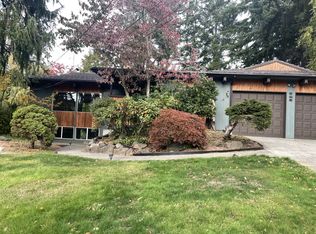 525 Forrest Park Dr, Fircrest, WA 98466