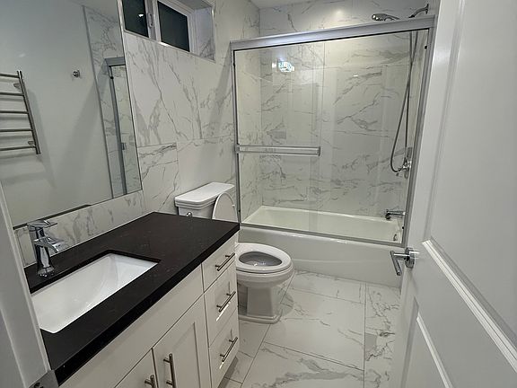 5th image of 340 N Kenwood St #107