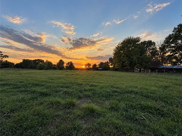 E Lake View Rd, Elm Springs, AR 72762