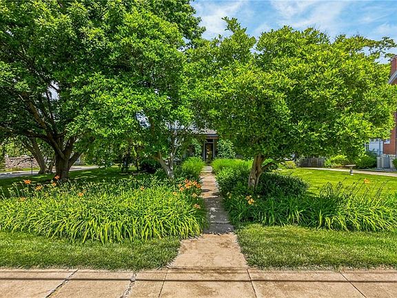 4th image of 406 Arthur St