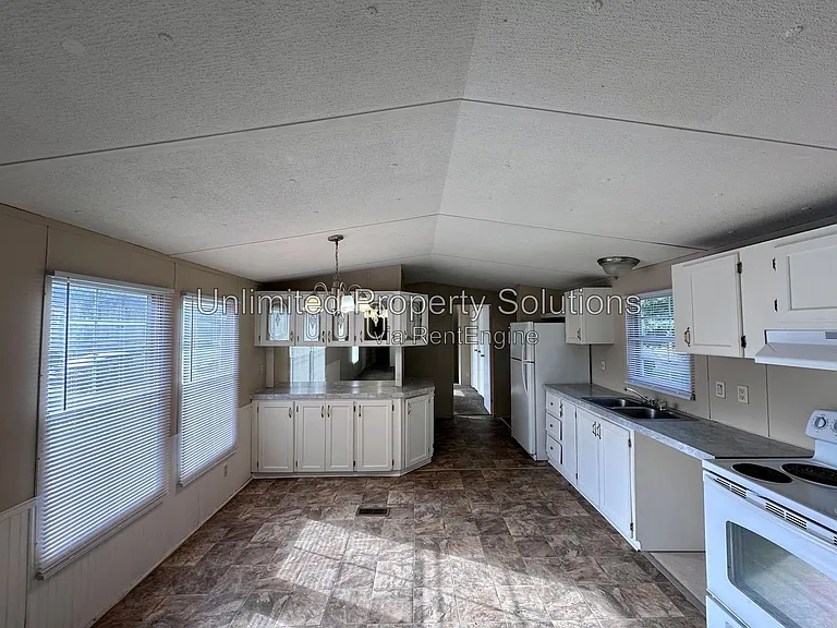 9499 Wendi Dr NE #J — Photo 16