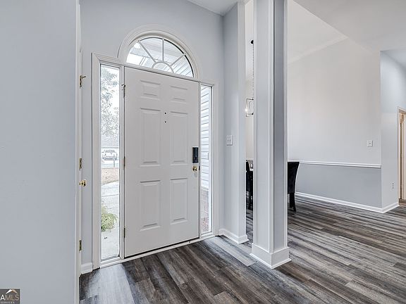 5th image of 220 Park View Ct