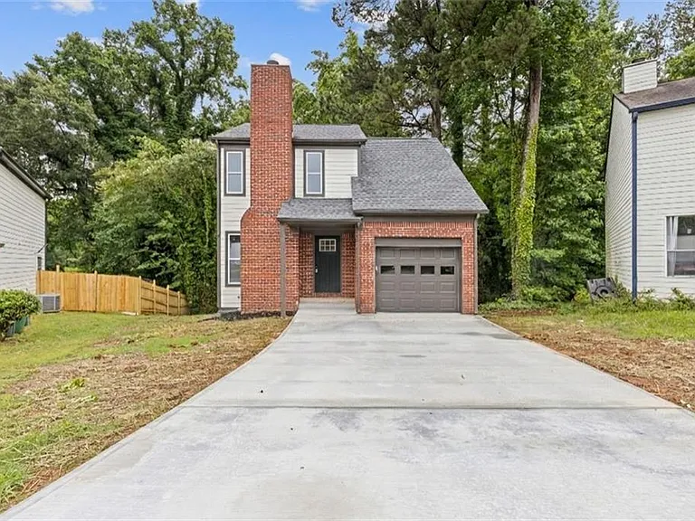 1111 Pin Oak Dr — Photo 1