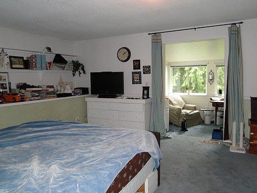 5th image of 4122 107th Pl NE