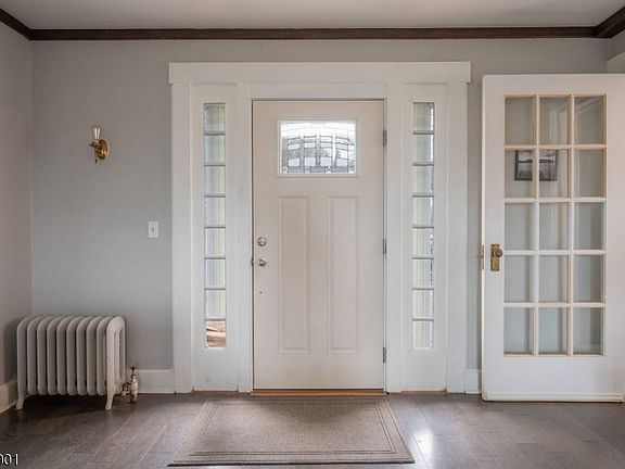 4th image of 37 Hillside Ave