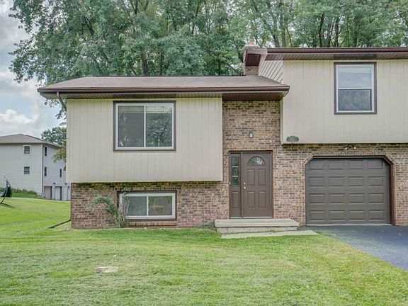 3rd image of 206 Woodview Dr