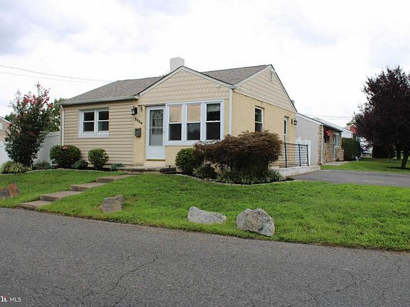 2nd image of 2404 3rd Ave
