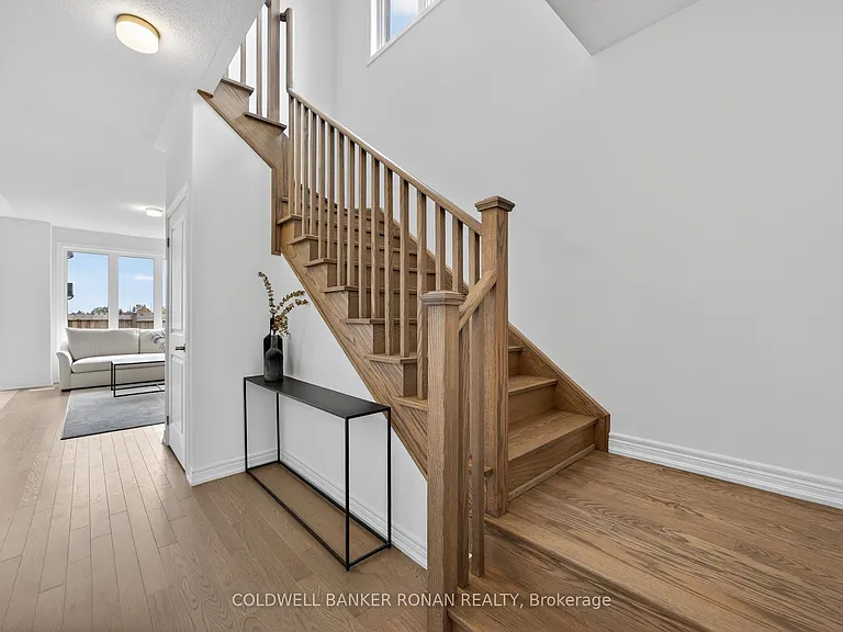 29 Milady Cres — Photo 21