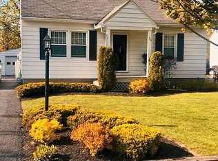 39 Bruen Ct, Rensselaer, NY 12144