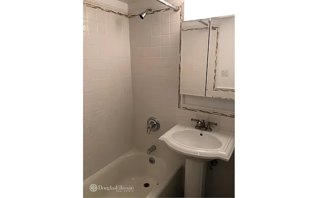 Rented by Douglas Elliman | media 15