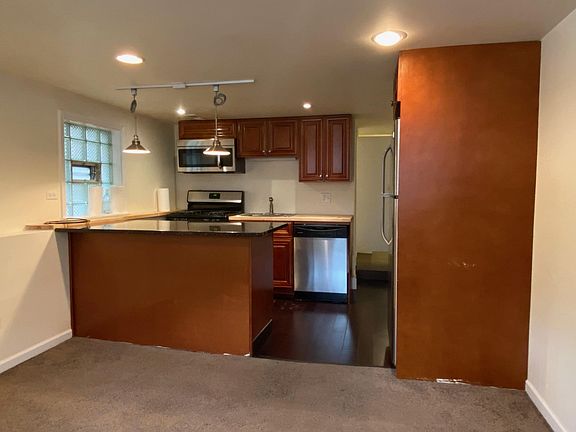 3rd image of 3520 N Lincoln Ave #G