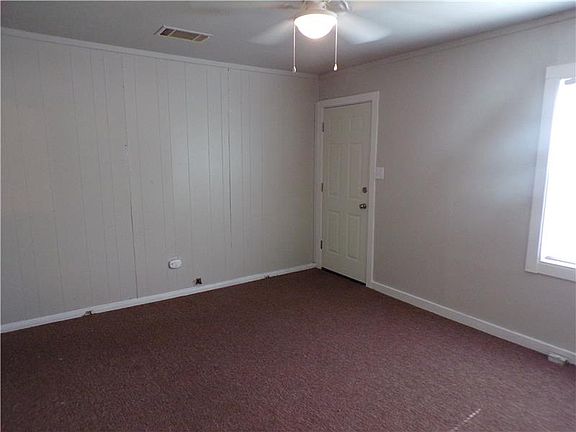 5th image of 701 W Avenue K