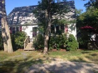 2 Eire Rd, Narragansett, RI 02882