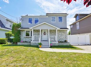 106 Raritan Ave, Staten Island, NY 10304