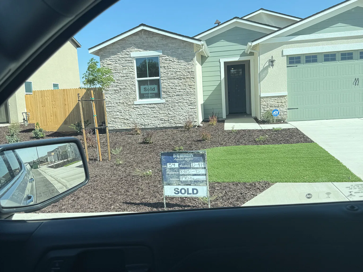 1190 Stonebridge Ave — Photo 1
