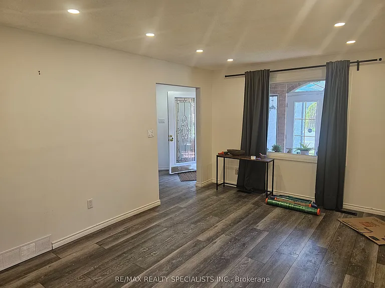 283 Delancey Blvd — Photo 20