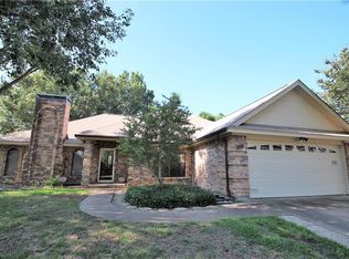212 Timber Creek Dr, Burleson, TX 76028