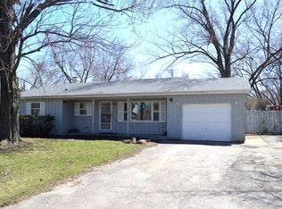 23735 W Essex Dr, Channahon, IL 60410