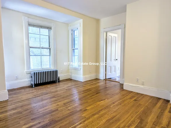 381-22 Harvard St, Cambridge, MA 02139