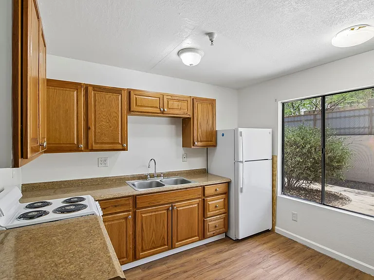 Monte Vista Commons — Photo 15