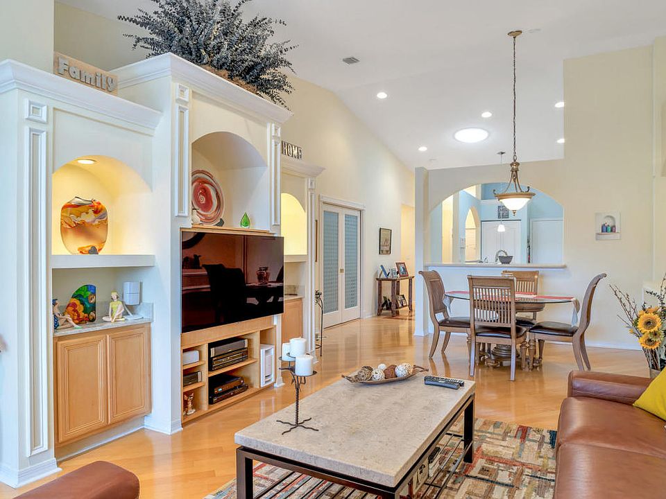1st image of 8369 Logia Cir