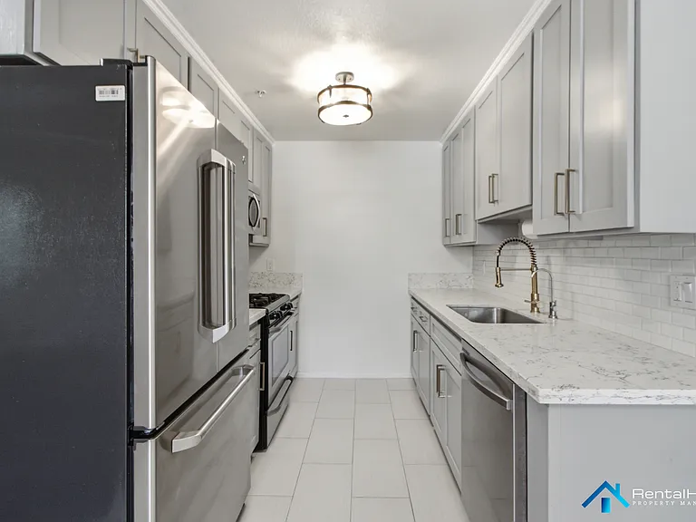 11044 Acama St #203 — Photo 8