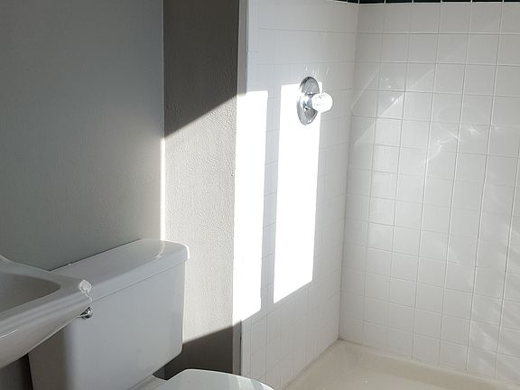 2nd master bath w/new tile