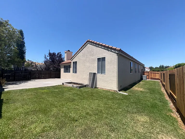 798 Shannon Dr — Photo 33