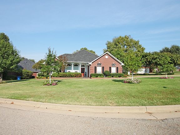 2nd image of 11900 Iberia Dr