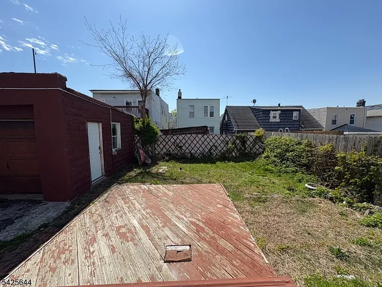 301 Lembeck Ave — Photo 9