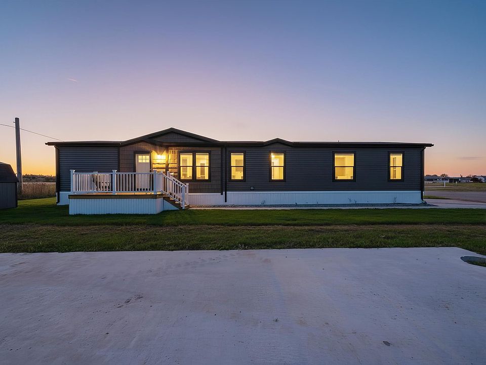Exterior Image-0-Champion 208 Meadows of Perrysburg
