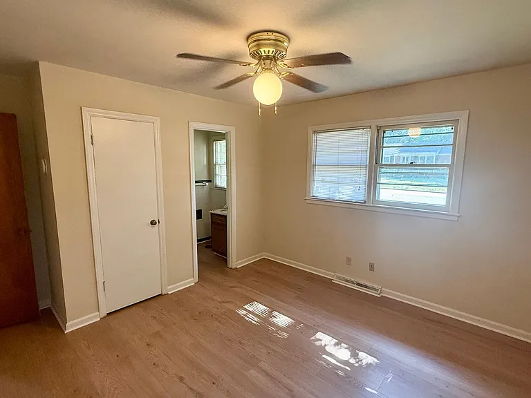2609 Hickory Ave — Photo 11