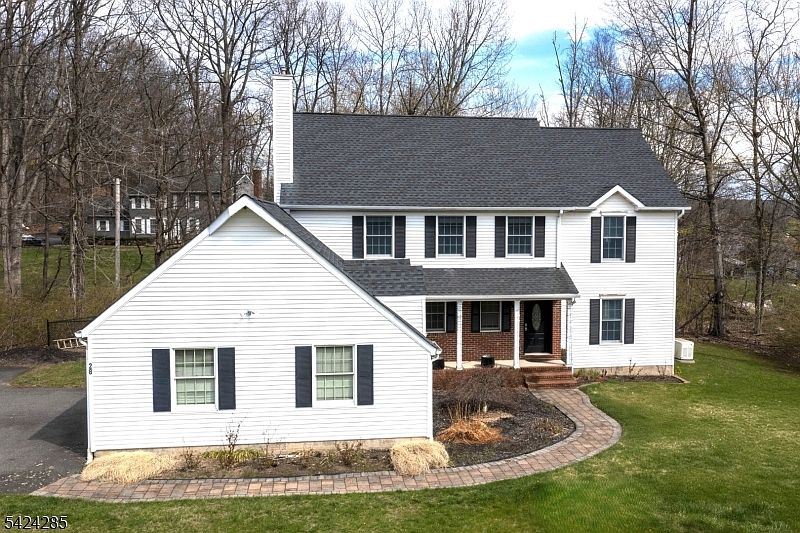 1st image of 28 Weldon Rd